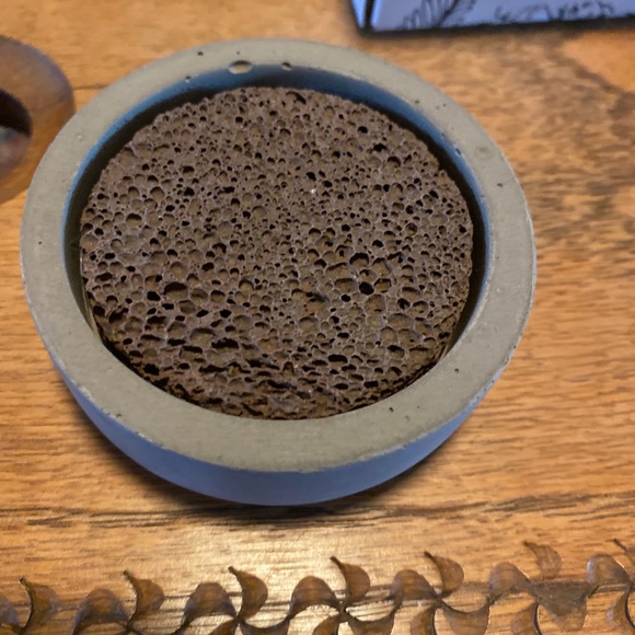 DōTERRA Concrete Lava Diffusers                     2 diffusers inside box - Picture 5 of 7